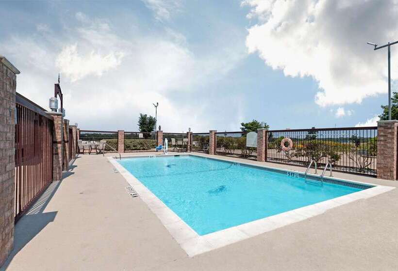 Отель Quality Inn Buffalo