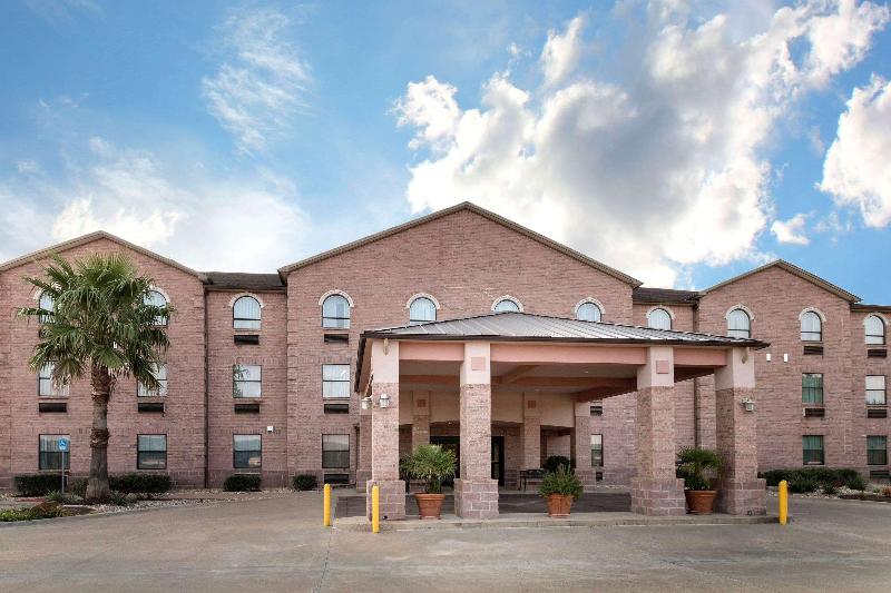 Отель Quality Inn Buffalo