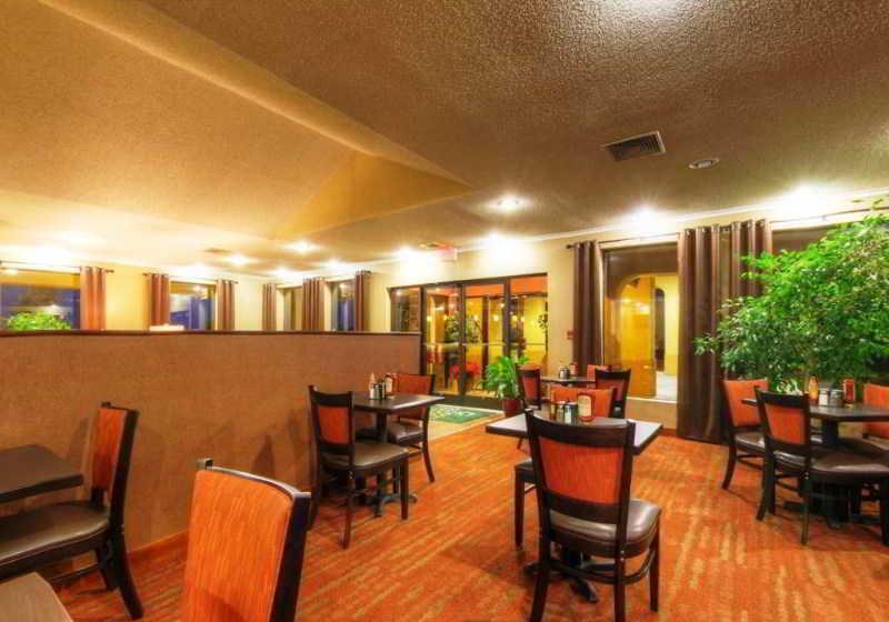 فندق Quality Inn