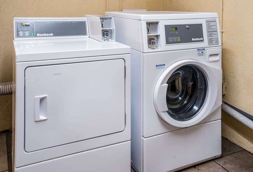 Отель Quality Inn