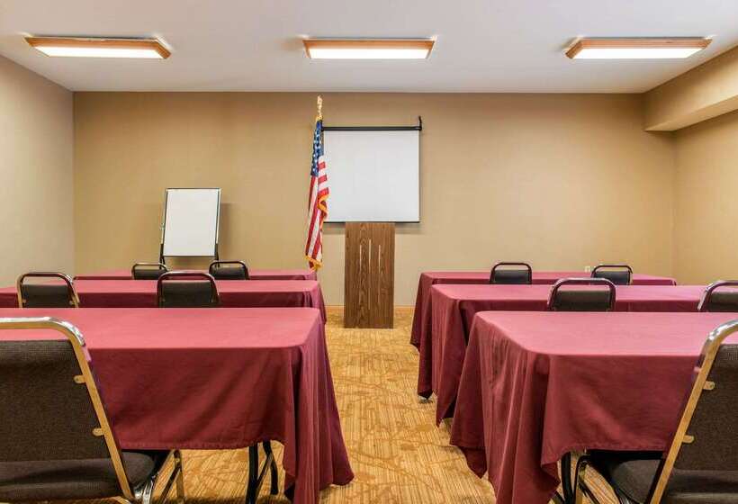 בית מלון כפרי Quality Inn Jacksonville Near I72