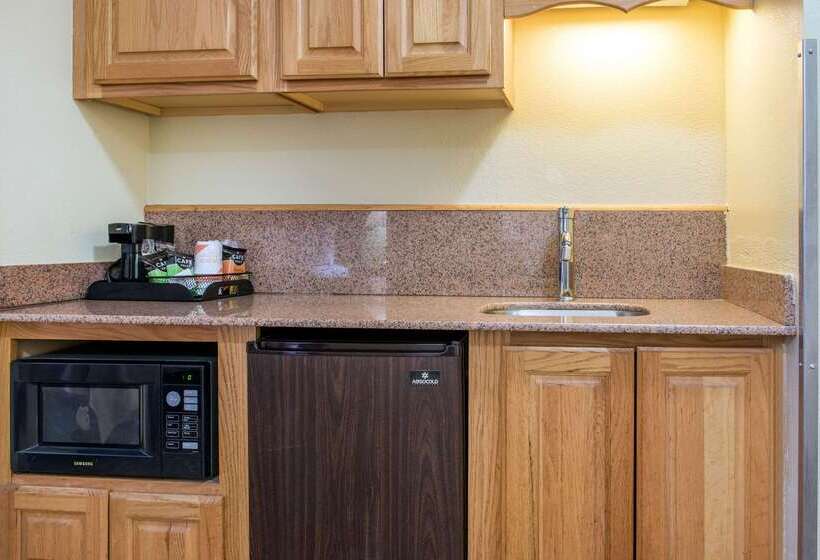 فندق Quality Inn Jacksonville Near I72