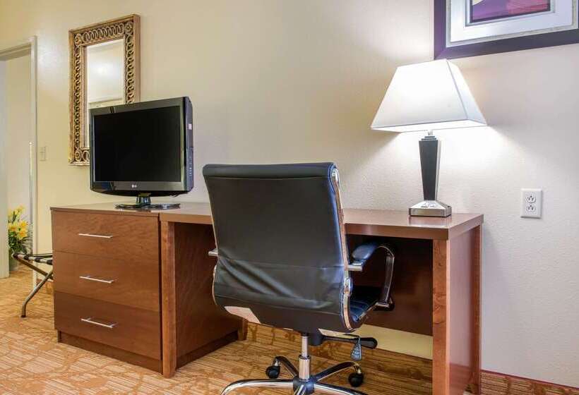בית מלון כפרי Quality Inn Jacksonville Near I72