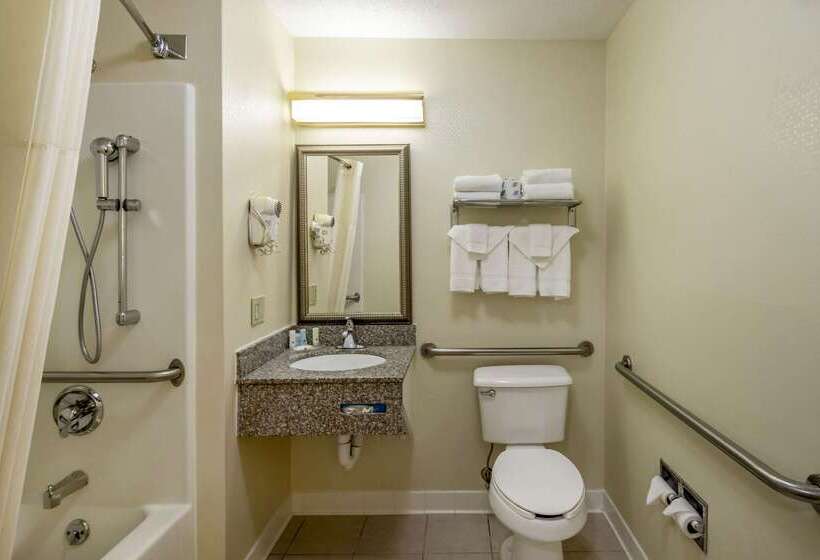 فندق Quality Inn