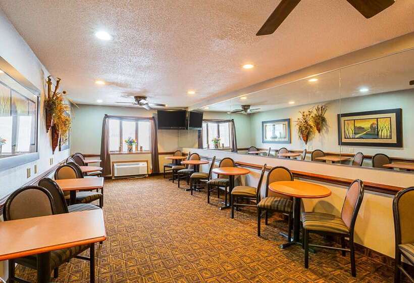 Отель Quality Inn Mitchell I 90