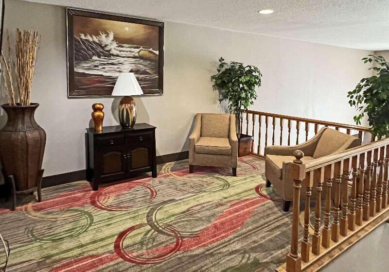 Отель Quality Inn Mitchell I 90