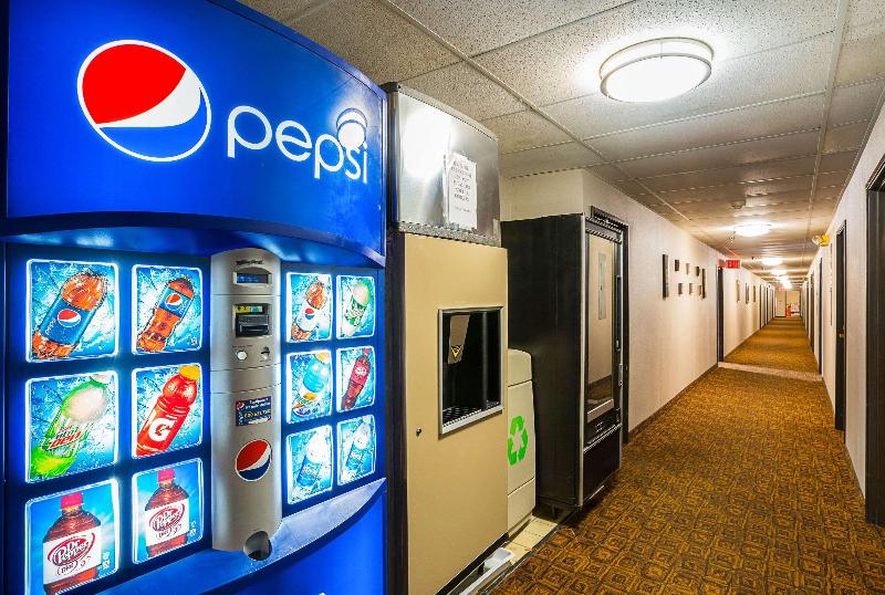 Отель Quality Inn Mitchell I 90