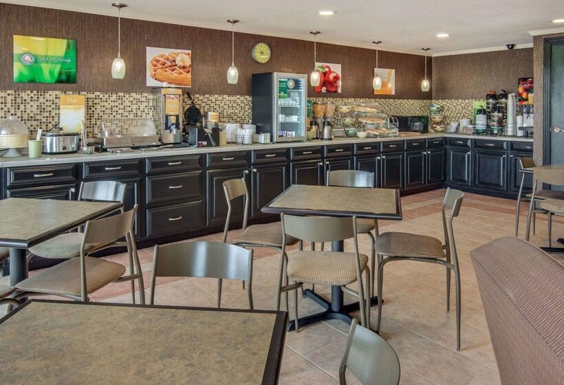 ホテル Quality Inn Mt. Pleasant