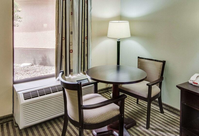 ホテル Quality Inn Mt. Pleasant