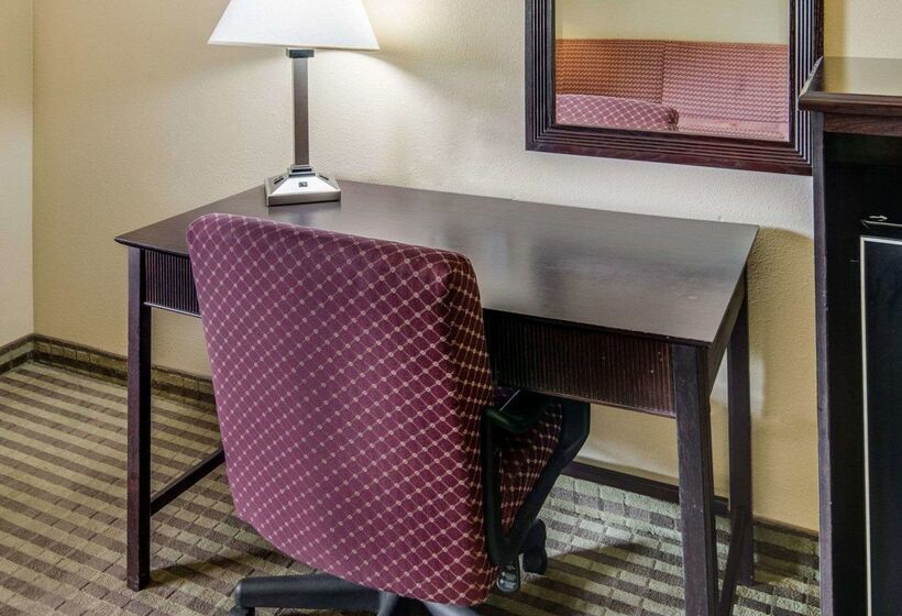 ホテル Quality Inn Mt. Pleasant