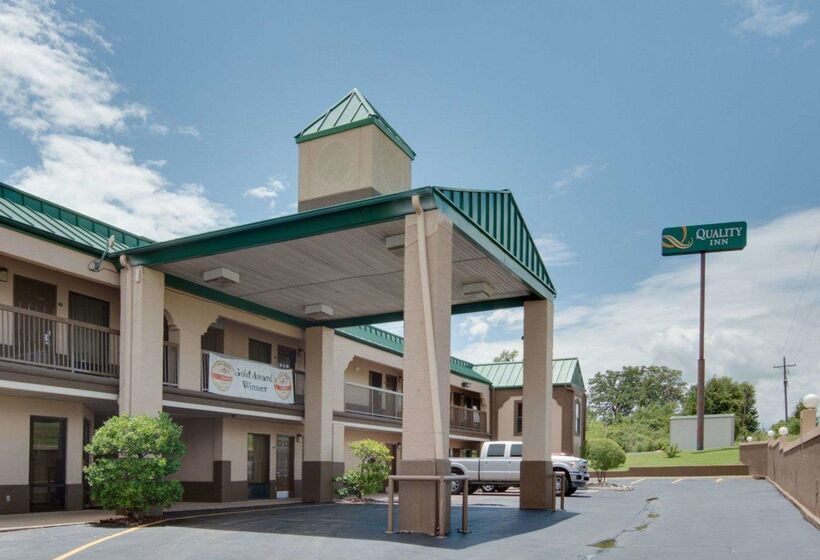 ホテル Quality Inn Mt. Pleasant