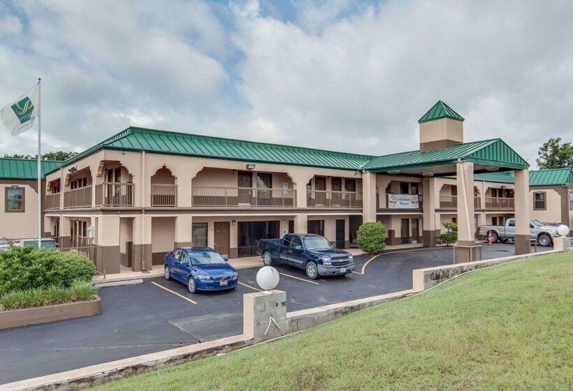 ホテル Quality Inn Mt. Pleasant