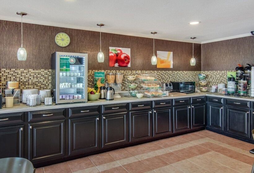 ホテル Quality Inn Mt. Pleasant