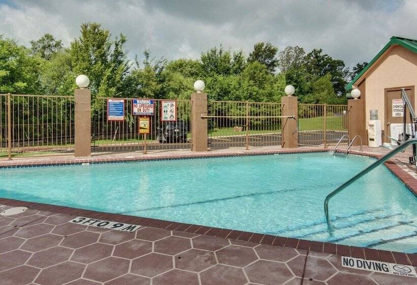 ホテル Quality Inn Mt. Pleasant