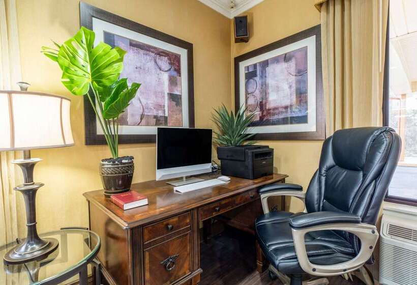 فندق Quality Inn & Suites Corinth West