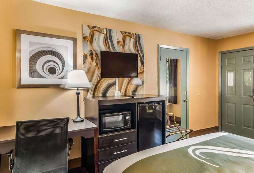 فندق Quality Inn & Suites Corinth West