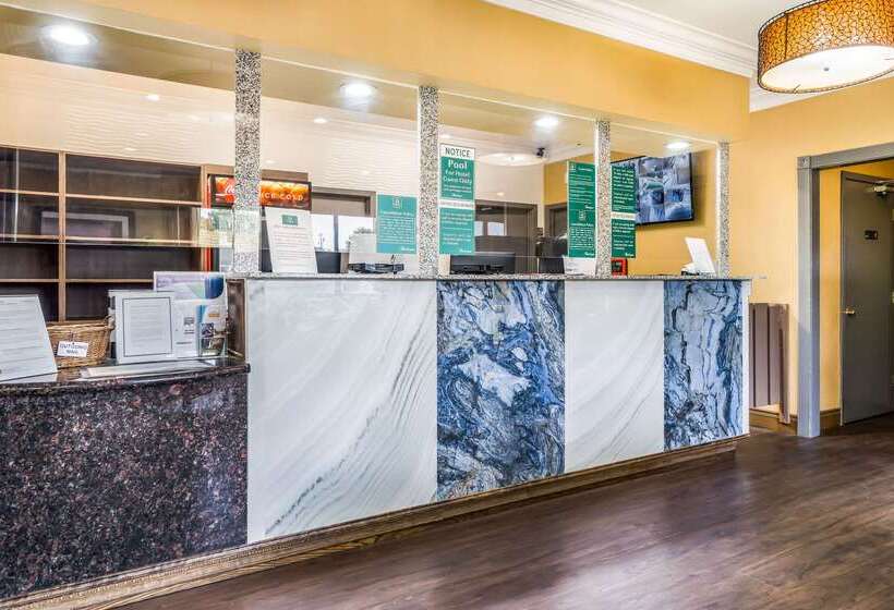 فندق Quality Inn & Suites Corinth West