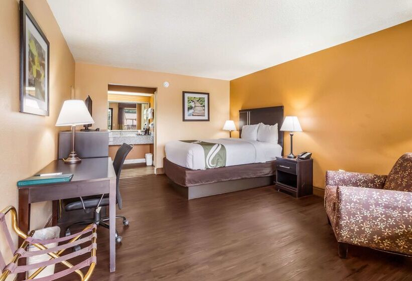 فندق Quality Inn & Suites Corinth West