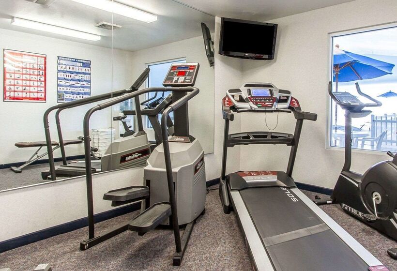בית מלון כפרי Quality Inn & Suites Fort Madison Near Hwy 61
