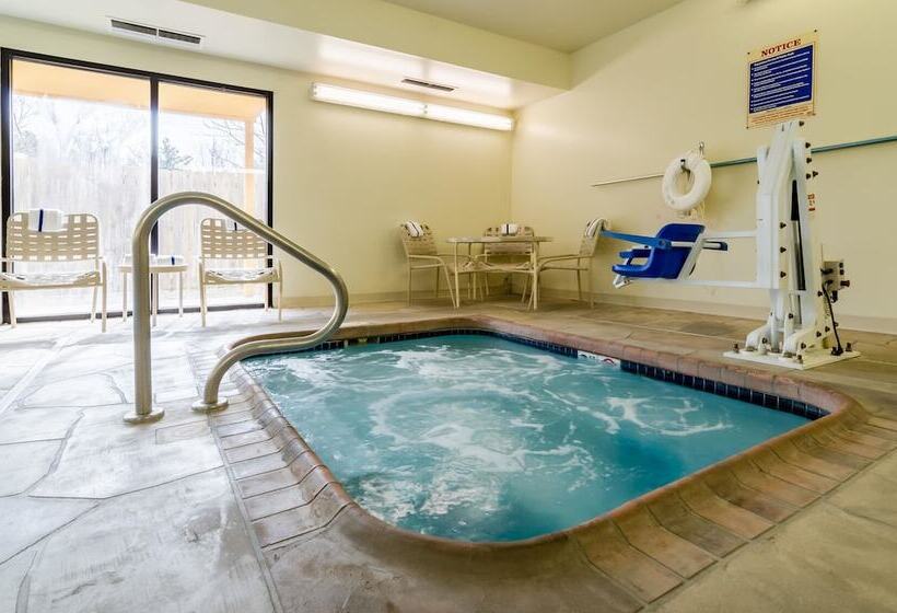 酒店 Quality Inn & Suites