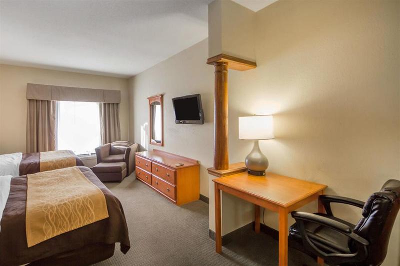 호텔 Quality Inn & Suites Midamerica Industrial Park Area