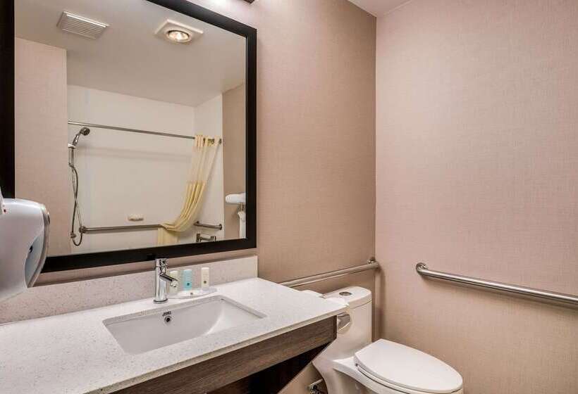 هتل Quality Inn & Suites