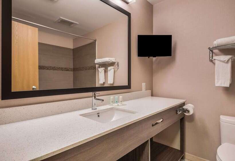 هتل Quality Inn & Suites