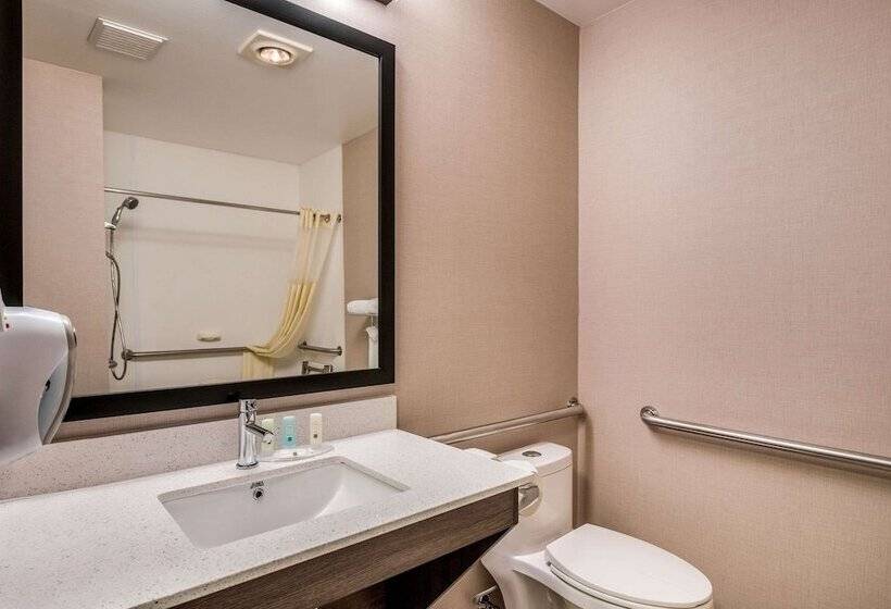 هتل Quality Inn & Suites