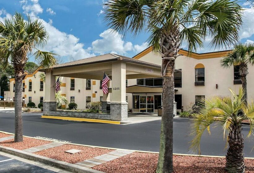 Отель Quality Inn Surfside Myrtle Beach