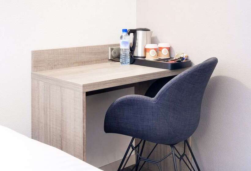 هتل Le Circuit Le Mans