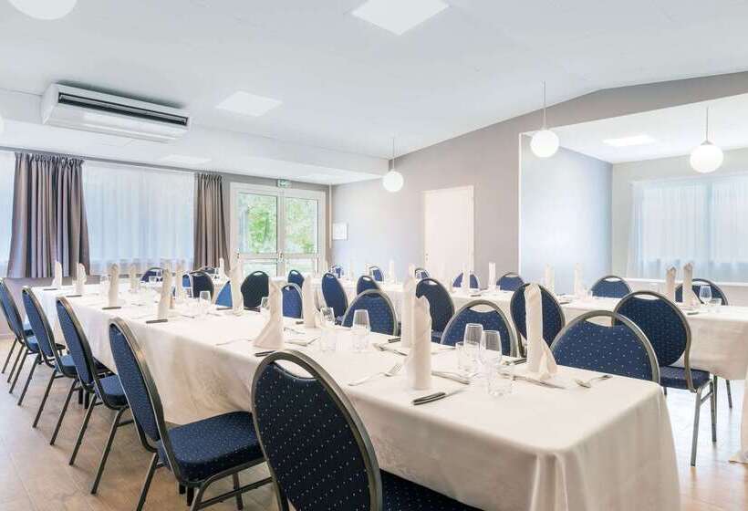 هتل Le Circuit Le Mans