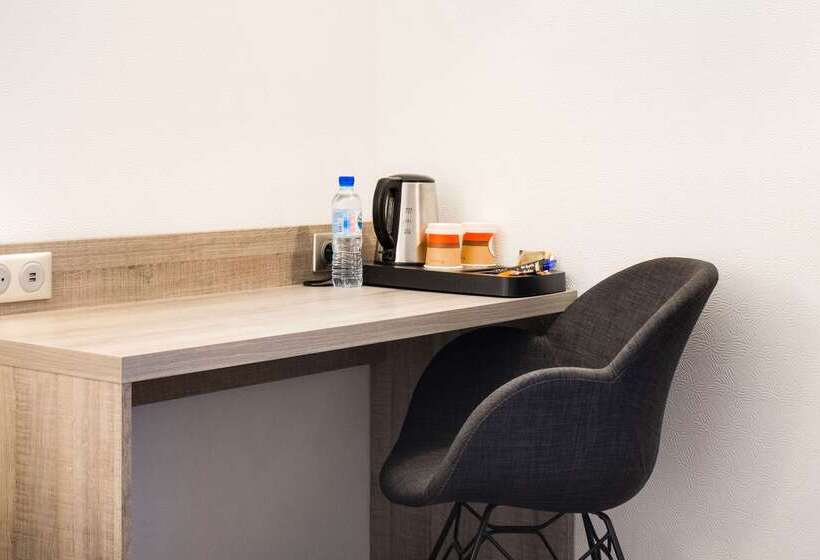 هتل Le Circuit Le Mans