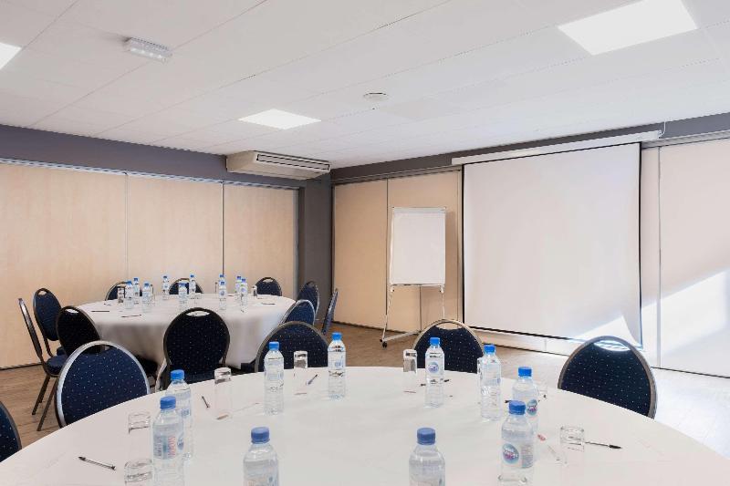 هتل Le Circuit Le Mans