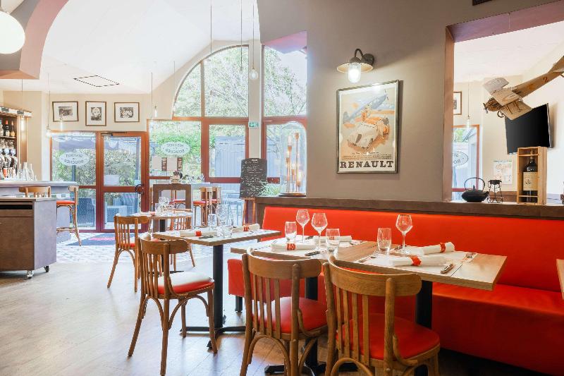 هتل Le Circuit Le Mans