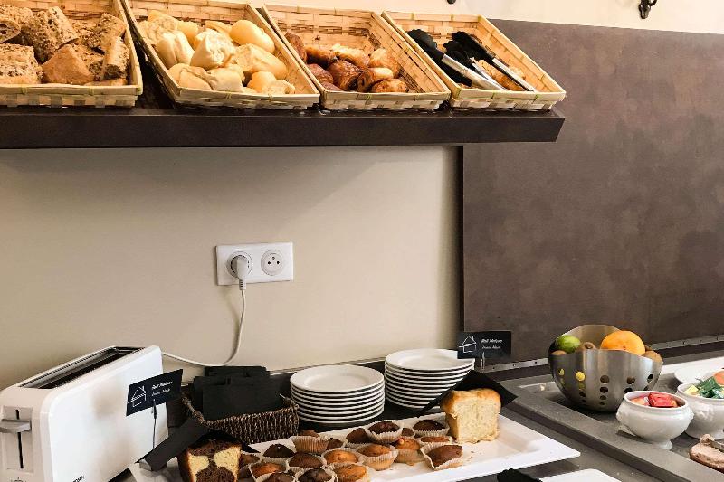 هتل Le Circuit Le Mans