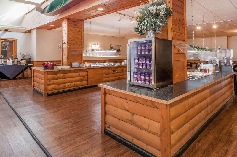 Ramada By Wyndham Grayling Hotel & Conference Center