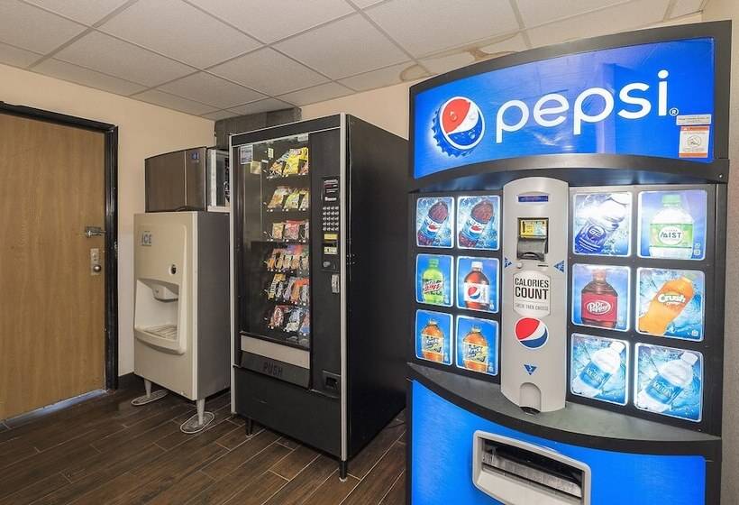 فندق Red Roof Inn & Suites Hermitage