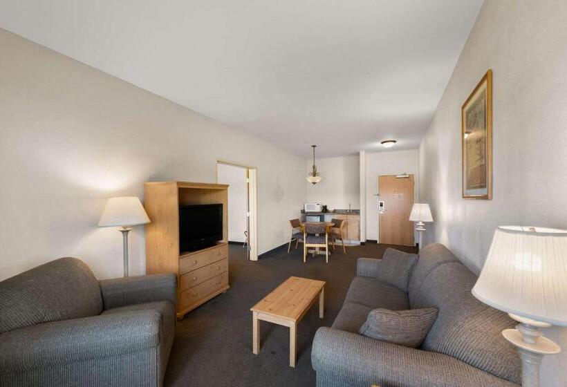 בית מלון כפרי Rodeway Inn & Suites