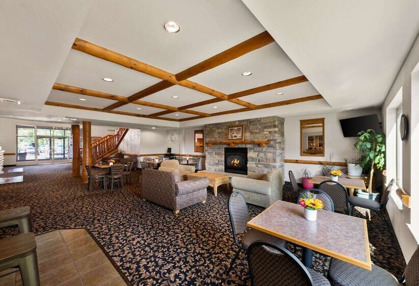 בית מלון כפרי Rodeway Inn & Suites