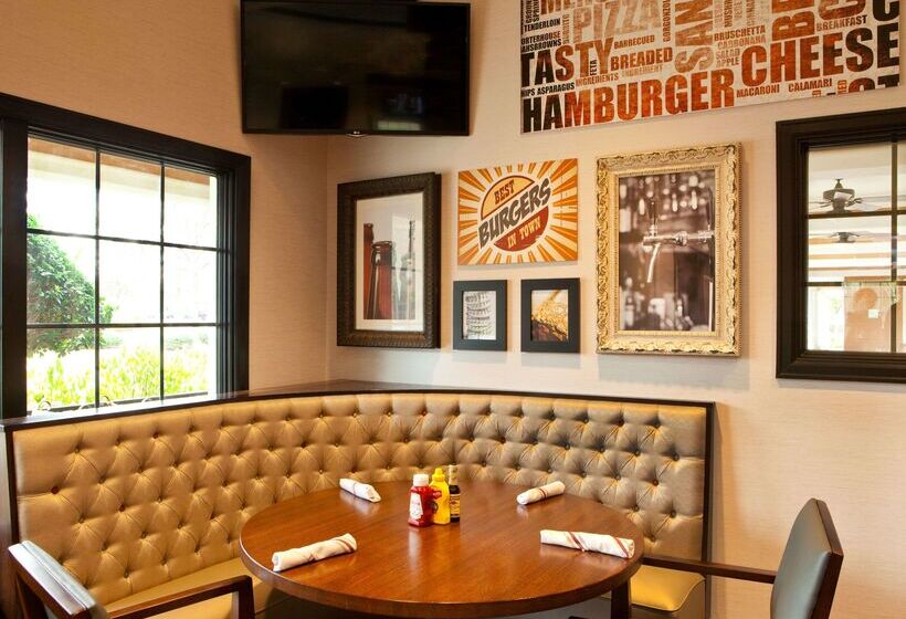 Отель Sonesta Atlanta Airport South