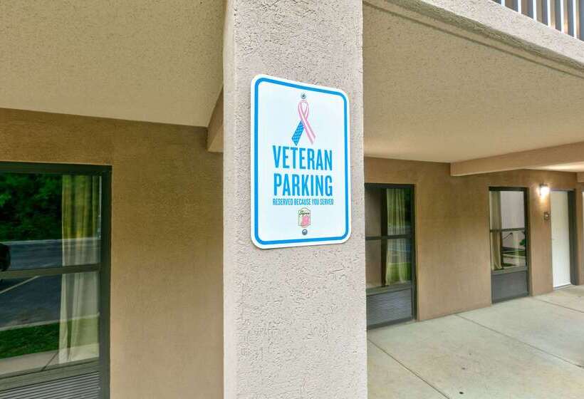 בית מלון כפרי Super 8 By Wyndham Diberville Biloxi Area