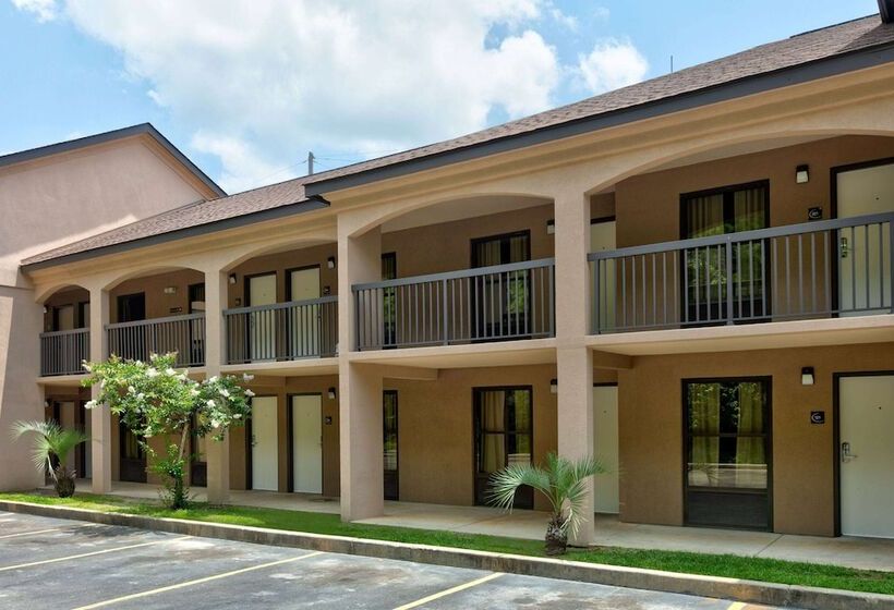 בית מלון כפרי Super 8 By Wyndham Diberville Biloxi Area