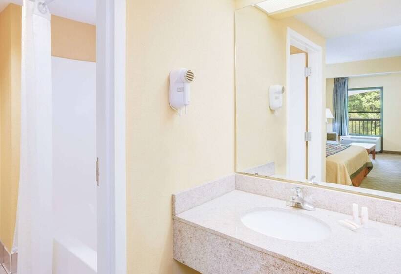 בית מלון כפרי Super 8 By Wyndham Diberville Biloxi Area