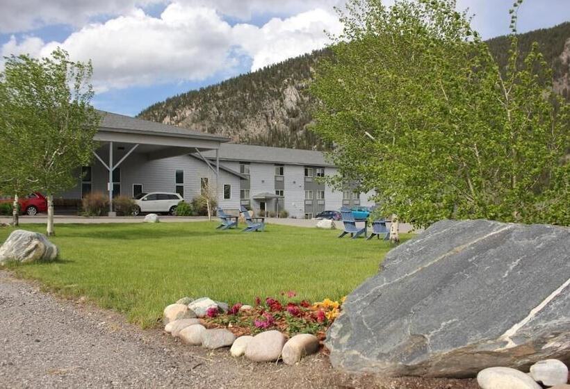 هتل Whitewater Inn