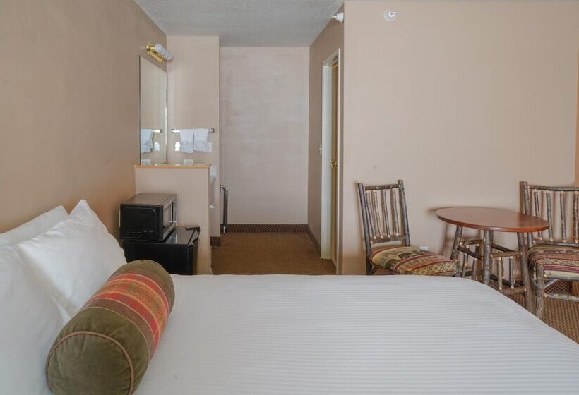 هتل Whitewater Inn