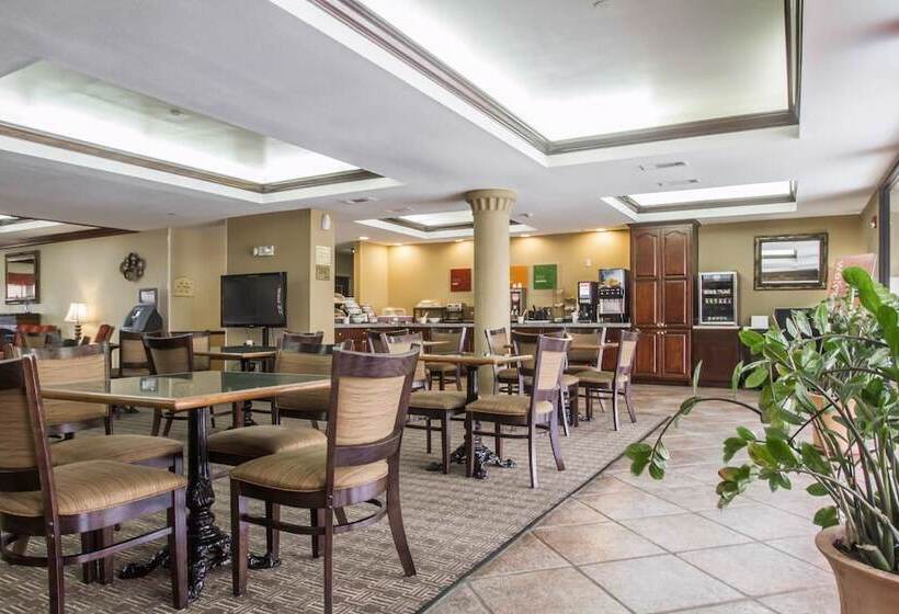 בית מלון כפרי Wingate By Wyndham Biloxi Ocean Springs