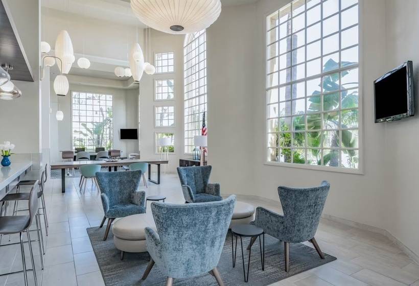 ホテル Wyndham Garden San Diego