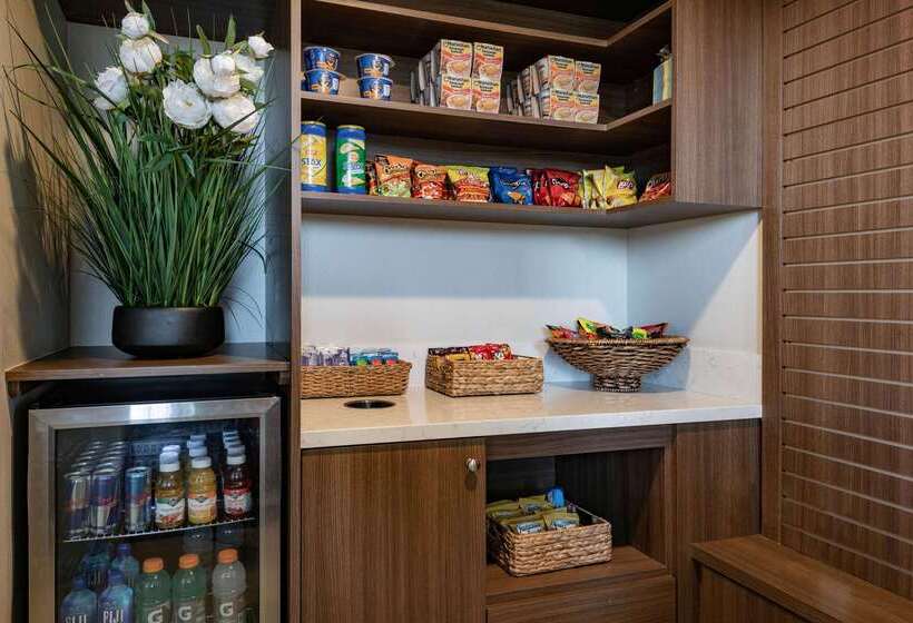 ホテル Wyndham Garden San Diego