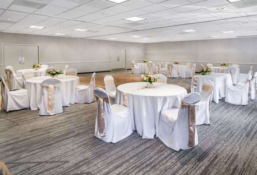 ホテル Wyndham Garden San Diego