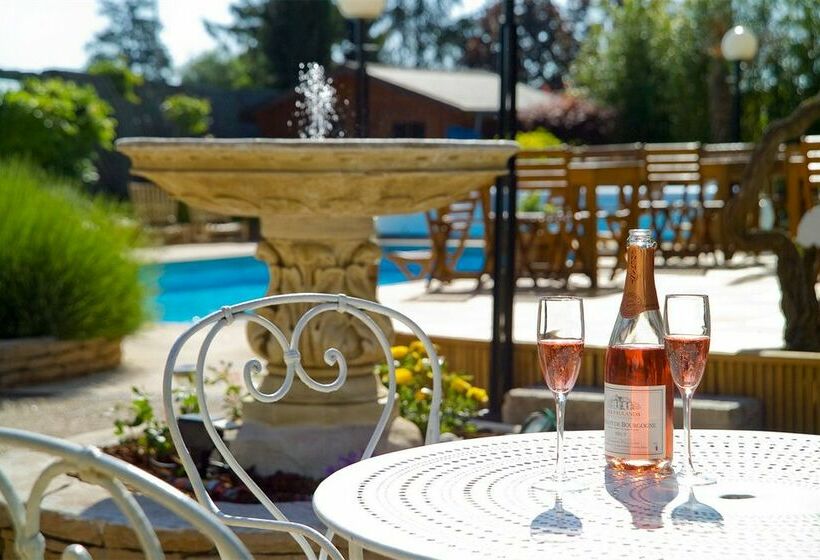 Les Paulands Chateaux & Hotels De France